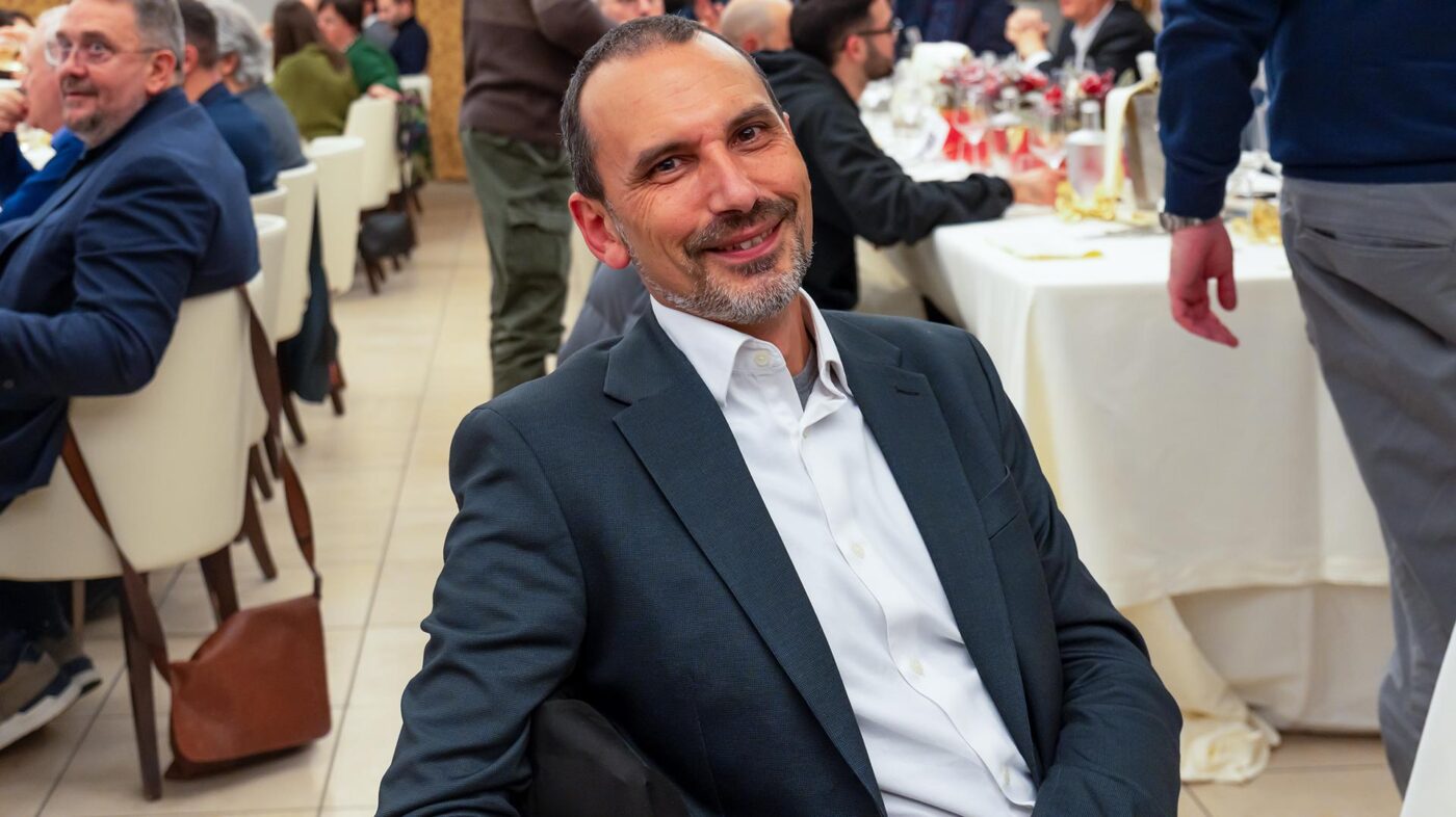 A volte sorride anche lui...