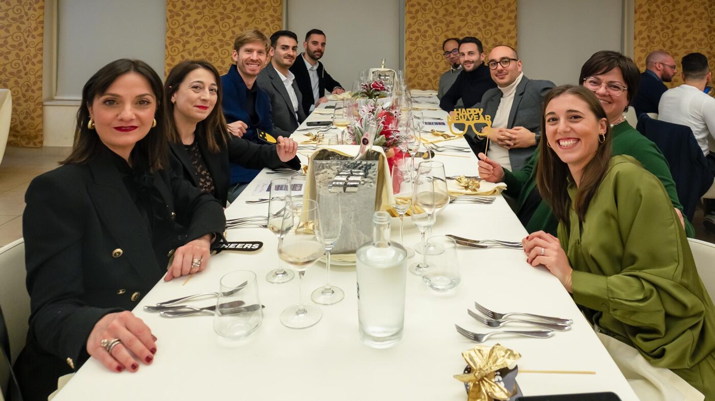 Alcuni colleghi Dataone e Zenko alla cena aziendale 2024