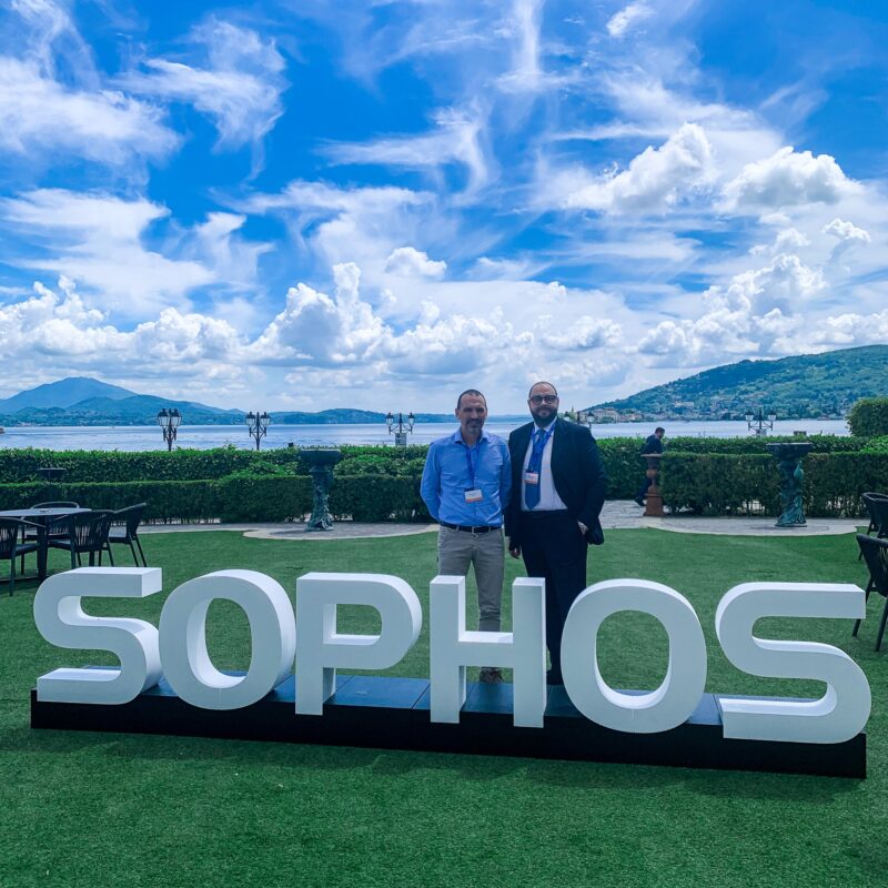 Andrea Cipriani, Head of Sales di Gruppo Xera, e Manuel Franz, CTO di Gruppo Xera, presenti all’evento ‘Sophos Xperience: Partner Roadshow 2024’ tenutosi a Baveno, Lago Maggiore.