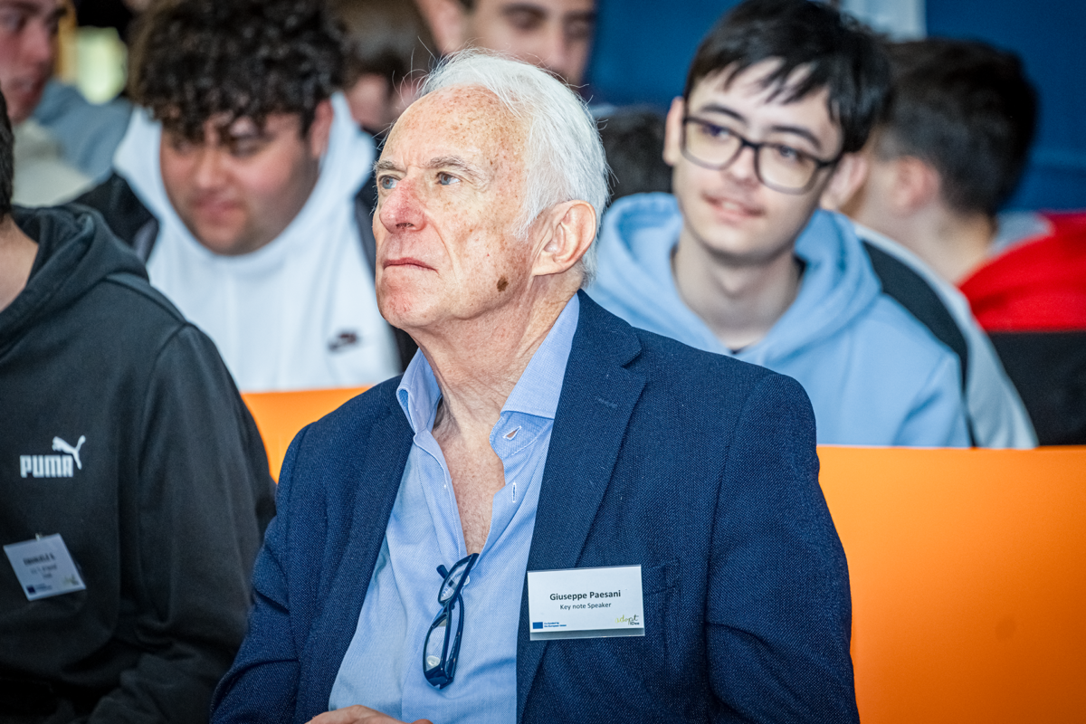 Giuseppe Paesani, Key Note Speaker, alla premiazione finale del progetto Erasmus+ AdoptIDee, il 19 aprile 2024 all’Aurum di Pescara