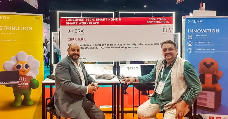 Donato Colleluori, CEO di Gruppo Xera, e Andrea Cipriani, Head of Sales di Gruppo Xera, presiedono allo stand aziendale al GITEX Africa di Marrakech, Marocco