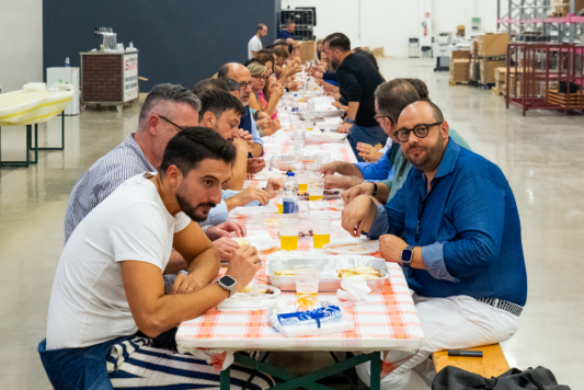 Dipendenti di Gruppo Xera pranzano insieme
