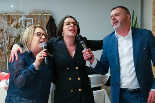 Patrizia. Lucia e Milos. Natale 2024